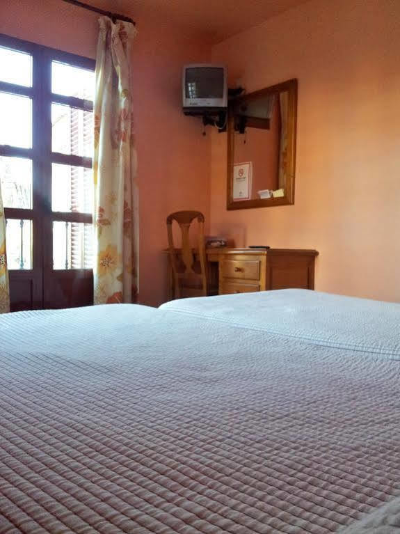 Hostal Rio De Oro Alcala La Real Luaran gambar