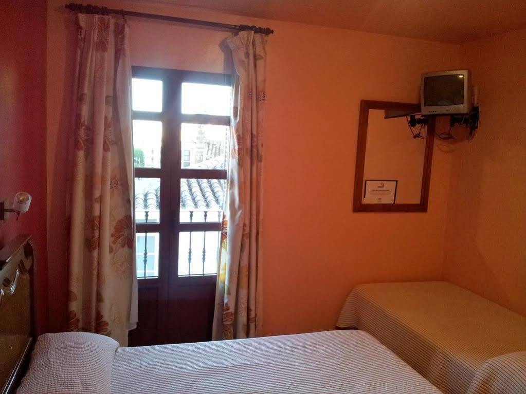 Hostal Rio De Oro Alcala La Real Luaran gambar