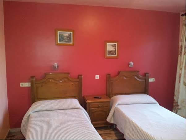 Hostal Rio De Oro Alcala La Real Luaran gambar